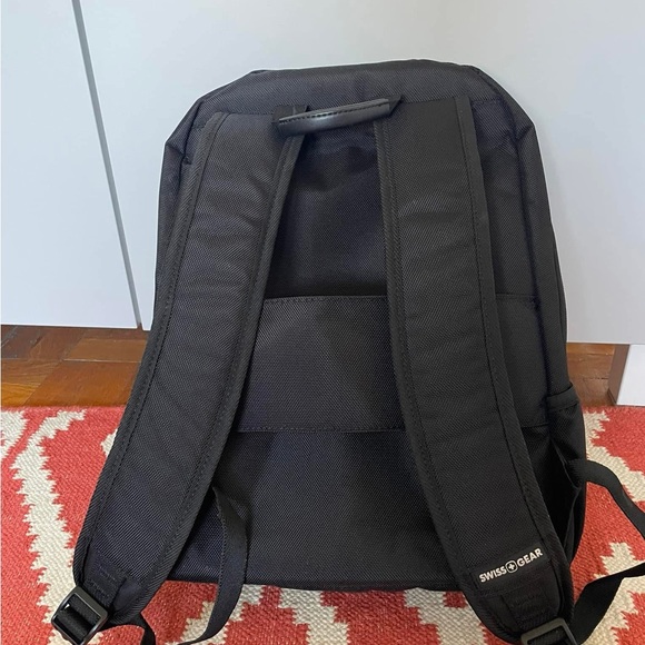 Swissgear Black Men's Backpack - Picture 2 of 4